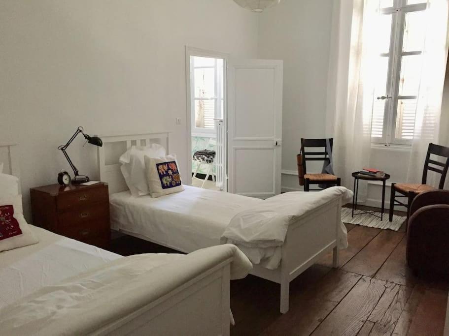 אנגולם Beautifully Renovated Rooms On Place New York מראה חיצוני תמונה